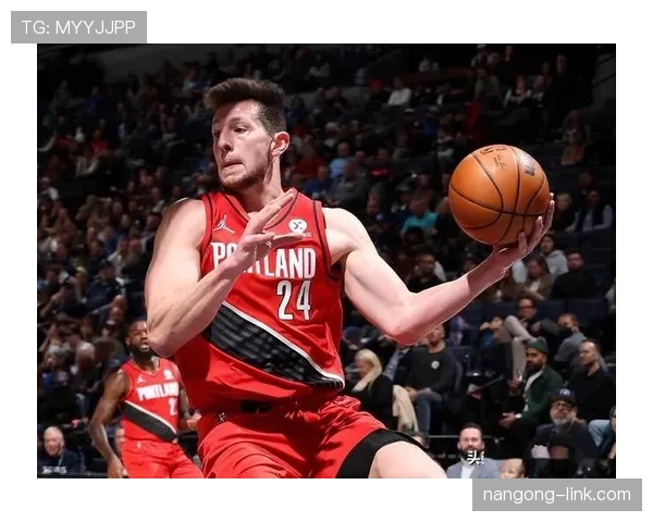 埃文·莫布里内线高效篮下终结能力显著提升骑士防守端影响力