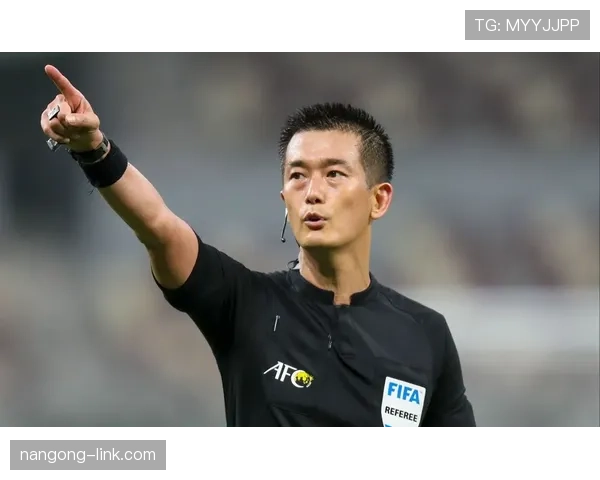 多名球员冲突时裁判如何判罚才能避免争议？