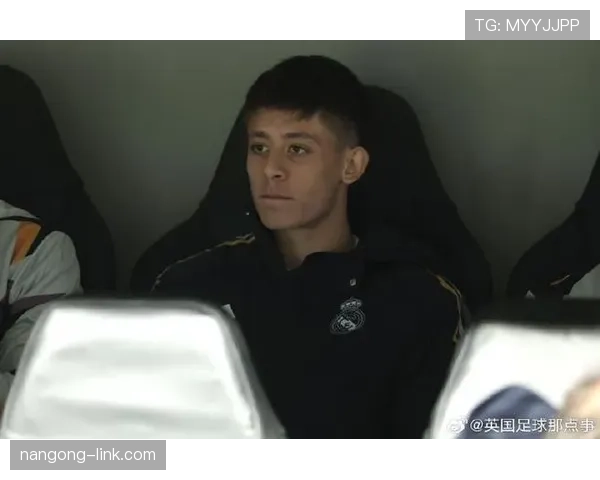 居莱尔与厄德高早期天才阶段的战术角色及成长路径对比