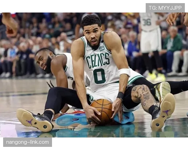 希罗突破拉开差距，关键时刻得分效率超维斯利