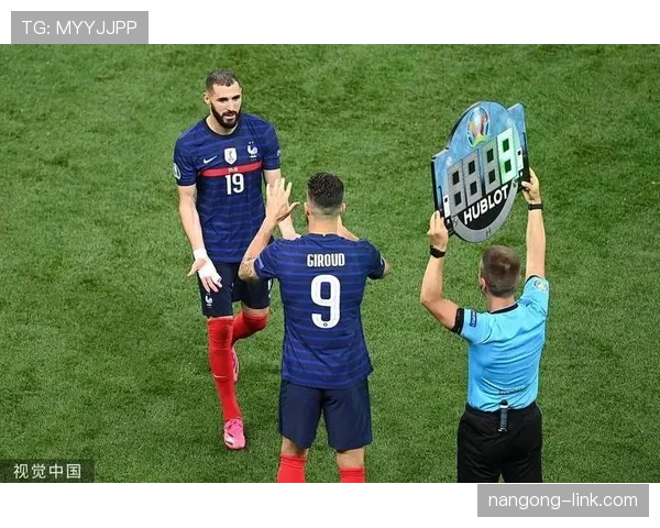 格列兹曼 vs 本泽马：进攻效率与战术角色差异