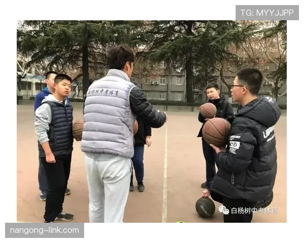 补篮规则中的“二次违例”如何判定？实战中需要注意哪些细节？